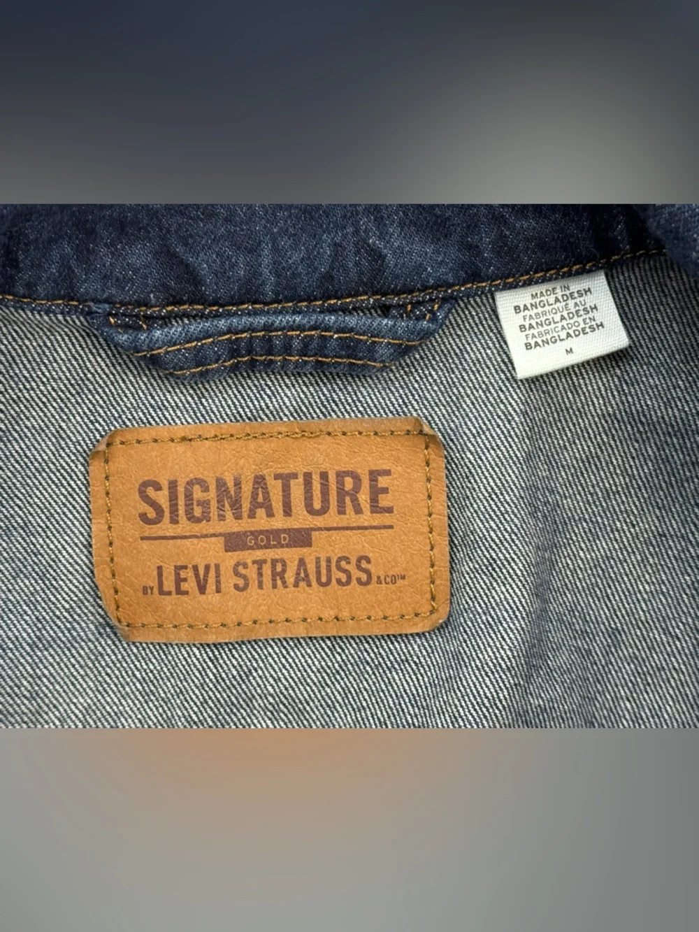 Signature by Levi Strauss Men's Button-up Denim Truckers Jacket, Size Medium - Picture 9 of 10